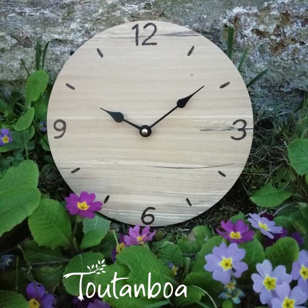 Petite horloge ronde hêtre échauffé
